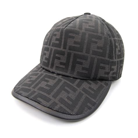 casquette fendi noir